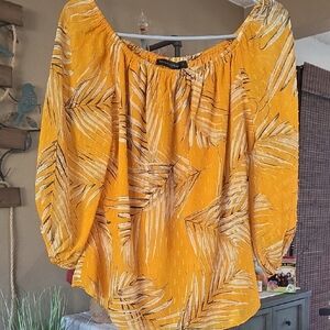 🔥🔥2 For $5 Clearance WHBM Yellow Leaf Print Women's Top🔥🔥